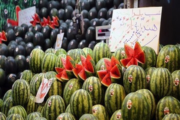 اجرای طرح استقبال از شب یلدا با نصب المان‌های یلدایی در سطح میادین