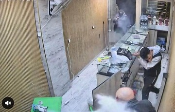 Suriye’deki silahlı soygun anı kamerada!