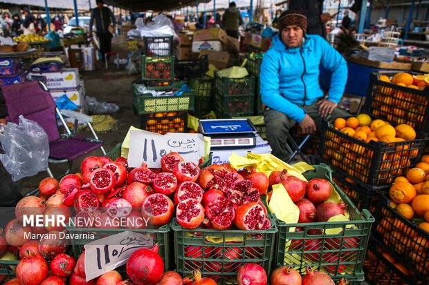 بازار خرید شب یلدا در بجنورد