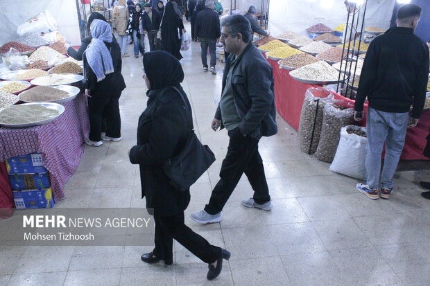 نمایشگاه ویژه شب یلدا در خرم‌آباد