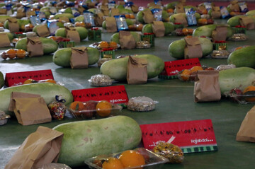 اهدای بسته‌های یلدایی به خانواده های ایتام در جزیره قشم