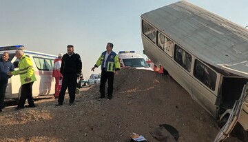 حادثه برای مینی‌بوس دانش‌آموزی در گرمسار؛ ۱۲ نفر مصدوم شدند