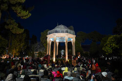 در عصر حافظ شیرازی،ریاکاری به یک استراتژی بقا و «نردبان ترقی» تبدیل شد