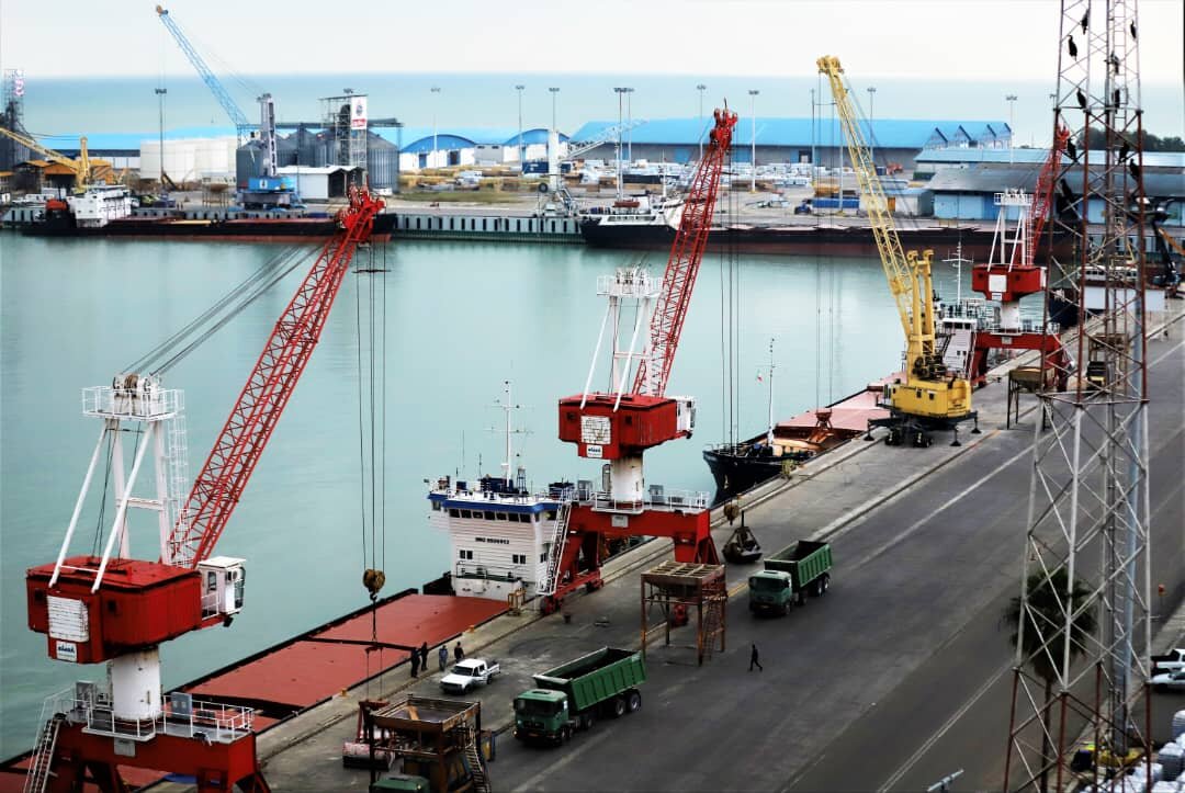 سومین کشتی گندم وارداتی در بندرامیرآباد پهلو گرفت