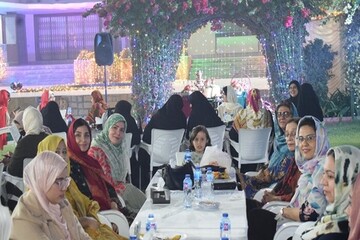 احتفال الايرانيين المقيمين في باكستان في اطول ليلة في السنة