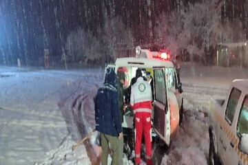 امداد رسانی هلال احمر کهگیلویه و بویراحمد به۹۰۰ گرفتار در سیل و کولاک