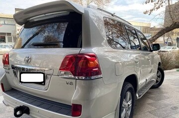 جوانمردی: لندکروز قاچاق در رودسر توقیف شد