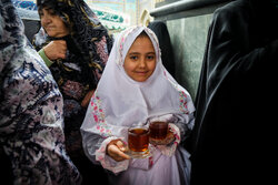 حال و هوای چایخانه رضوی در شب نیمه شعبان