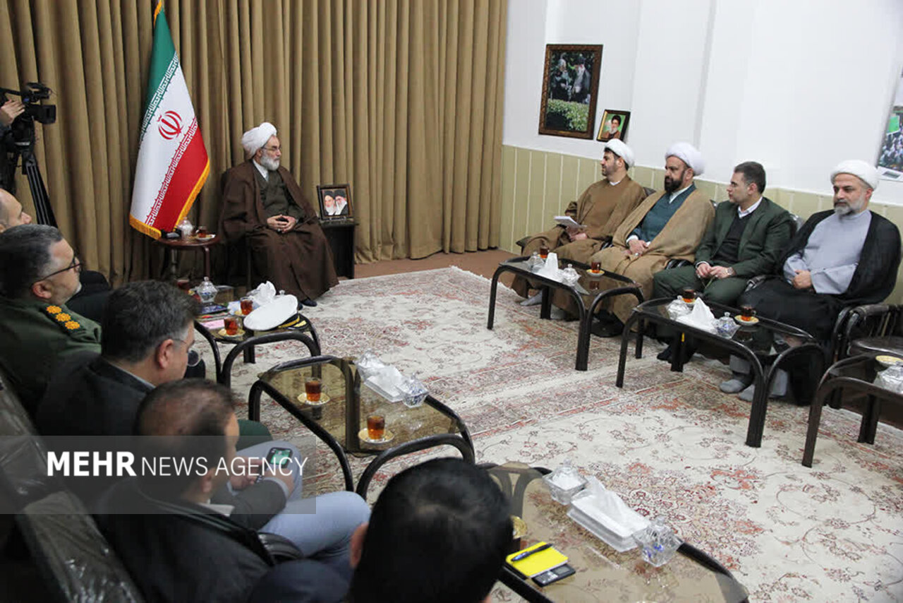 اشجری: مردم رشت در ۸ دی ۸۸ حماسهای ماندگار خلق کردند اشجری: مردم رشت در ۸ دی ۸۸ حماسهای ماندگار خلق کردند