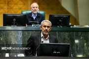وەزیری کاروباری ئابووری و دارایی: ئابووری ئێران نەڕووخاوە و ناشڕووخێت