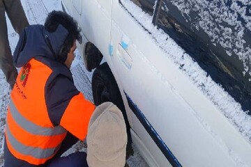 شکری: ۶۱۰ خودروی گرفتار در برف در آذربایجان غربی امدادرسانی شد