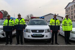 حضور پلیس راه در ۱۲۳ گردنه برفی کشور