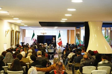 المكسيكيون يرحبون باحتفال السفارة الإيرانية بليلة يلدا