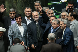 تقدیم لایحه بودجه ۱۴۰۵ توسط رئیس جمهور به مجلس