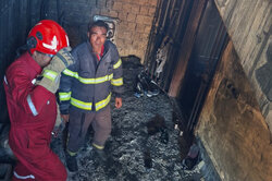 مهار آتش‌سوزی منزل مسکونی در مسکن مهر جاسک