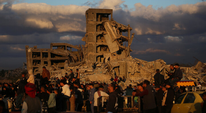 Israel kills 2 Palestinians in Gaza despite ceasefire