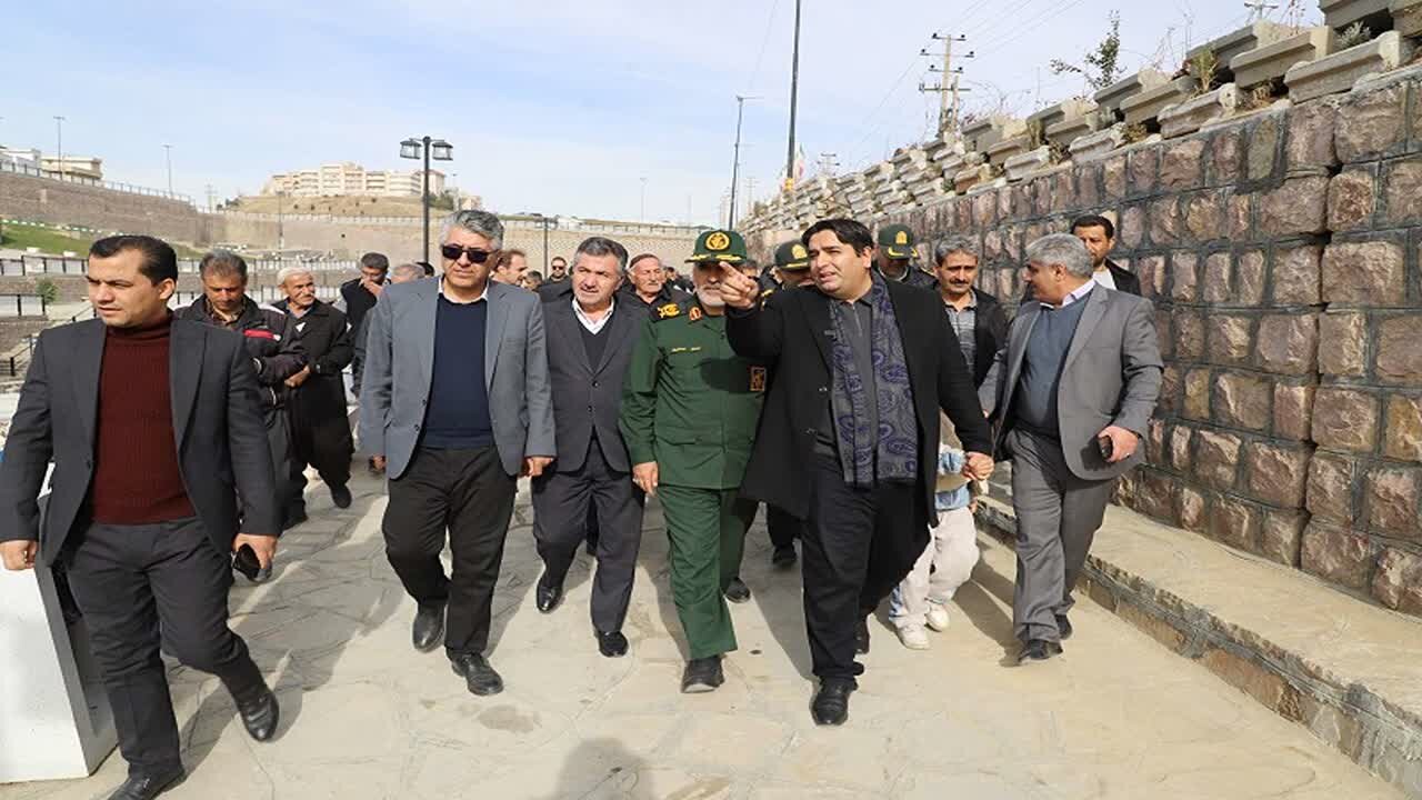 عسکری: ارتقای فضای سبز در سنندج با تأکید بر عدالت محوری دنبال میشود عسکری: ارتقای فضای سبز در سنندج با تأکید بر عدالت محوری دنبال میشود