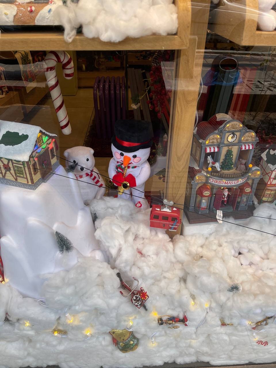 شادی قرضی کریسمس با فاکتور میلیونی!