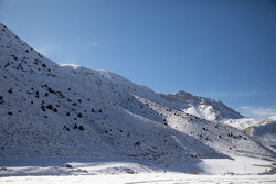 عملیات ترکیبی برای نجات ۵ نفر گرفتار در ارتفاعات اشنویه انجام می‌شود