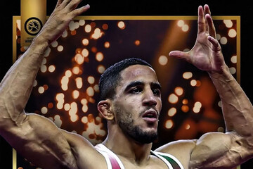 المصارع الإيراني عموزاد يفوز بجائزة أفضل مصارع حرّ في العالم