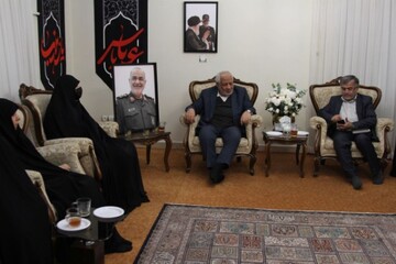 حزب مؤتلفه اسلامی با خانواده  سردار سپهبد شهید حسین سلامی دیدار کردند