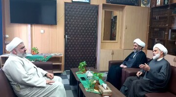 آغاز برنامه‌های آموزشی نماز در دستگاه‌های اجرایی فارس