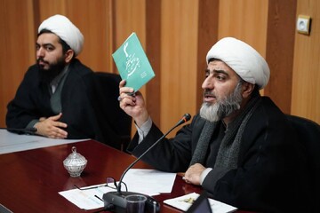 طرح «زندگی با آیه‌ها» پرچم خدمت به قرآن و افتخار جبهه انقلاب است