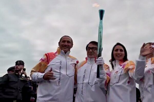 Jackie Chan, Milano Cortina 2026 Olimpiyat meşalesini Pompei'de taşıdı