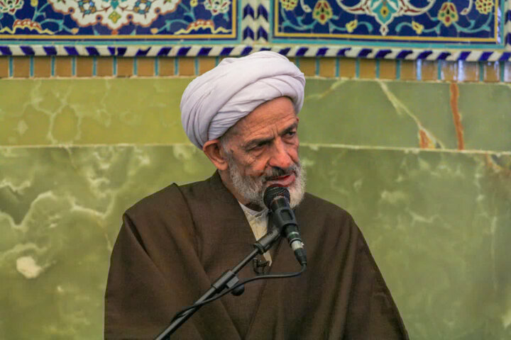 آیت الله فیاضی: سعادت انسان در عبادت و پیروی از ولایت تحقق می‌یابد
