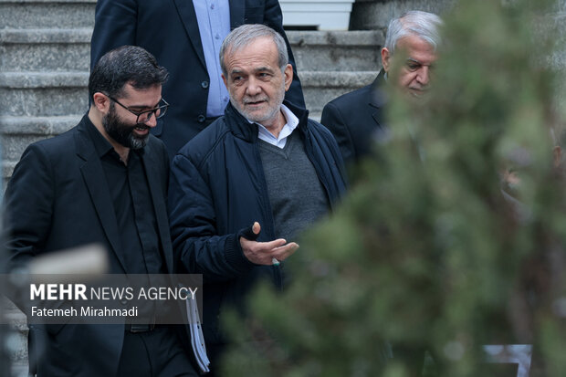 مسعود پزشکیان رئیس جمهور در حاشیه جلسه هیئت دولت