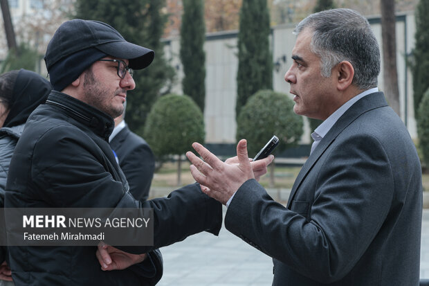 محسن پاک‌نژاد وزیر نفت در حاشیه جلسه هیئت دولت