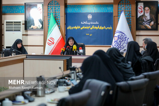 نشست خبری رئیس شورای فرهنگی و اجتماعی زنان