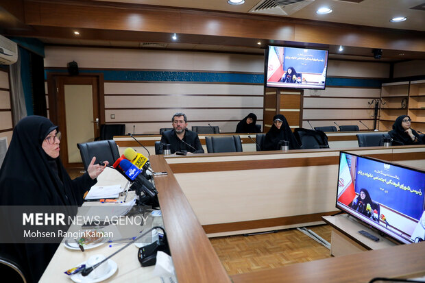 نشست خبری رئیس شورای فرهنگی و اجتماعی زنان