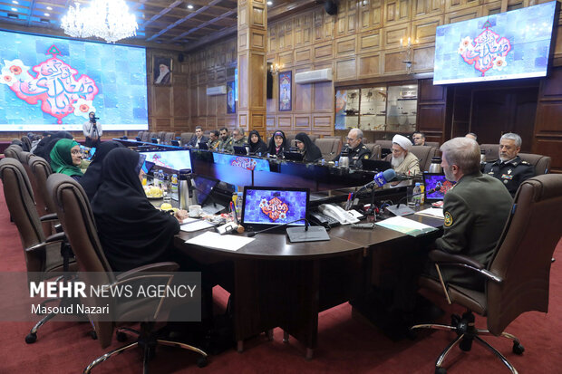 دیدار فرمانده کل ارتش با اعضای فراکسیون زنان مجلس