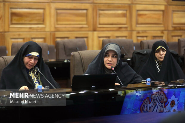 دیدار فرمانده کل ارتش با اعضای فراکسیون زنان مجلس