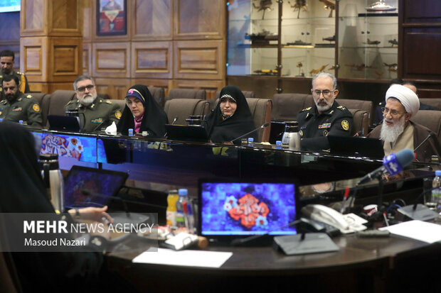 دیدار فرمانده کل ارتش با اعضای فراکسیون زنان مجلس