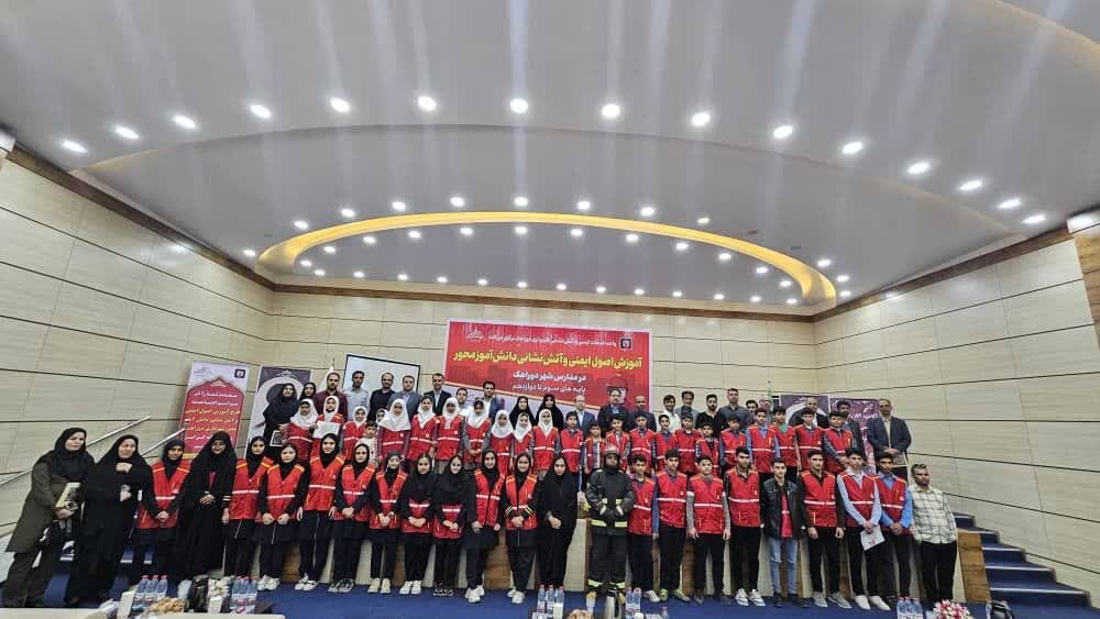 فرماندار دیر: آموزش و پیشگیری ستون اصلی مدیریت بحران است