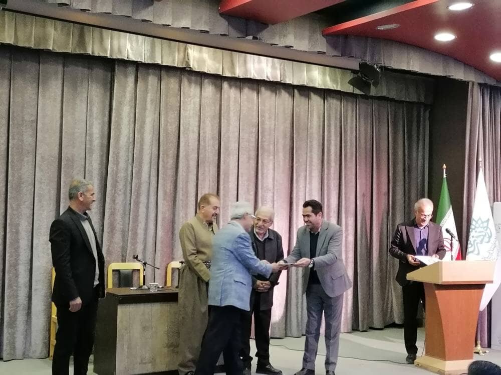 فراخوان شاعران کردستانی برای حضور در بزرگ‌ترین شب شعر کشور