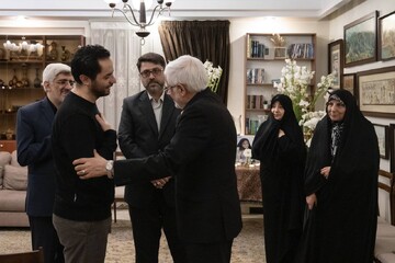 دیدار معاون اول رئیس‌جمهور با خانواده اشرف بروجردی