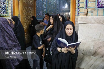 حال و هوای حرم مطهر امام رضا(ع) در شب لیلة الرغائب