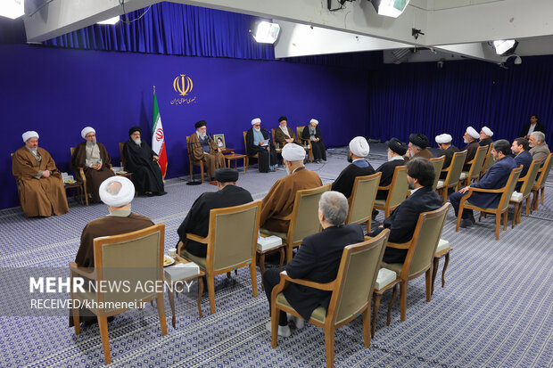 Leader receives members of Ayat Milani Congress Organizing HQ