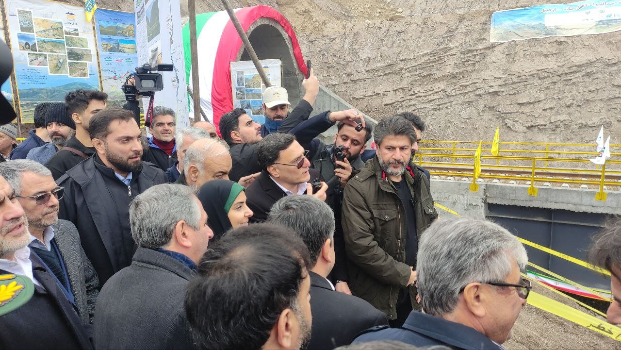 Končana polaganje železniških tirov na progi Ardabil-Miyane