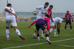 جریمه ۱۰ درصدی اعضای تیم فوتبال آلومینیوم پس از نتایج بد در دور رفت!