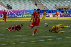 بازگشت فولاد مقابل گل‌گهر در نیمه اول