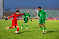 زمان دیدار شمس آذر و تراکتور تغییر کرد