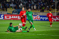 حذف انضباطی تراکتور از جام حذفی/شمس آذر برنده بازی جنجالی شد