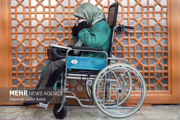 حال و هوای حرم بانوی کرامت در شب لیله الرغایب