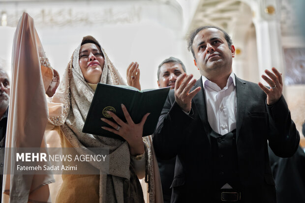 حال و هوای حرم بانوی کرامت در شب لیله الرغایب