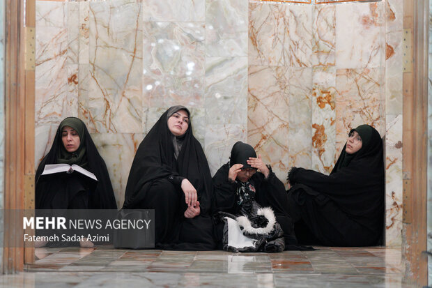 حال و هوای حرم بانوی کرامت در شب لیله الرغایب