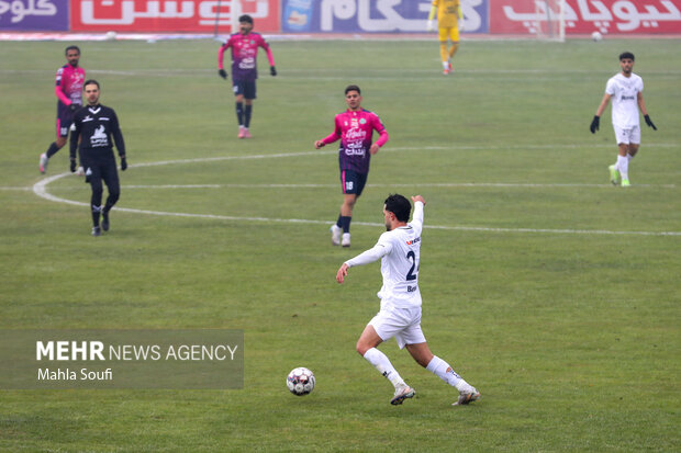 دیدار تیم های فوتبال آلومینیوم - ملوان